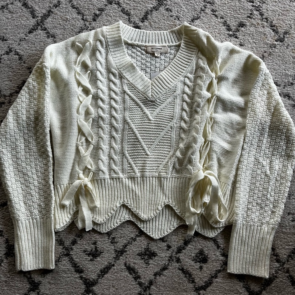 NO COMMENT sweater